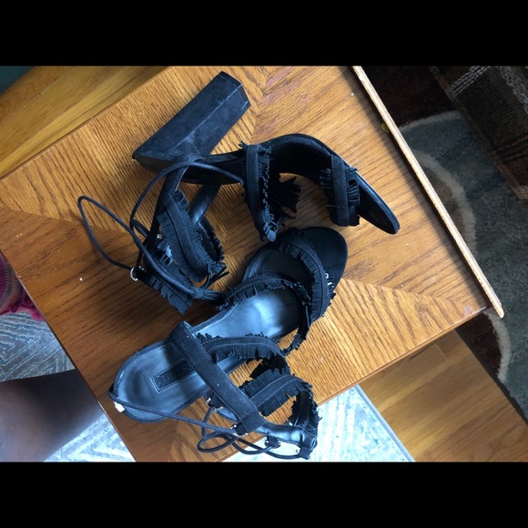 High heels - Picture 7 of 8